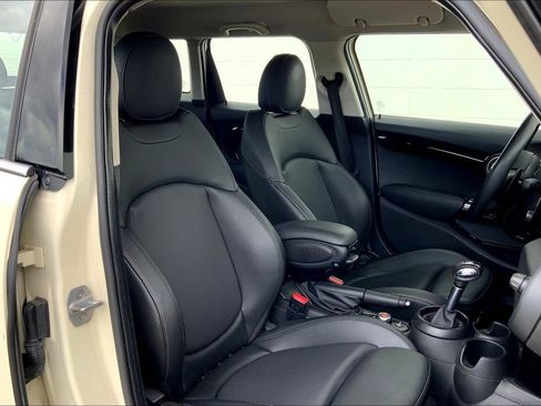 Used 2019 MINI Cooper S image 5