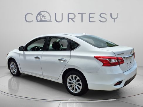 Used 2019 Nissan Sentra SV FWD image 3