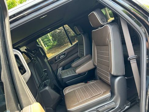 Used 2026 GMC Yukon Denali Ultimate AWD/4WD image 45