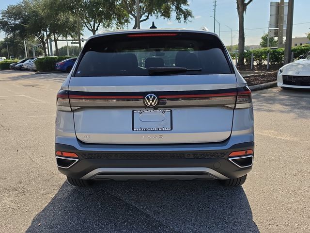 Used 2025 Volkswagen Taos SE FWD image 7
