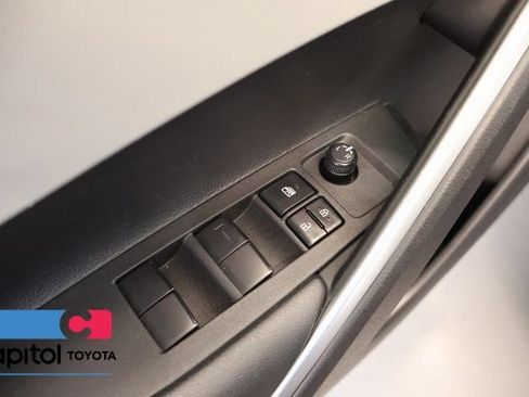 Certified 2024 Toyota Corolla Cross L AWD/4WD image 10