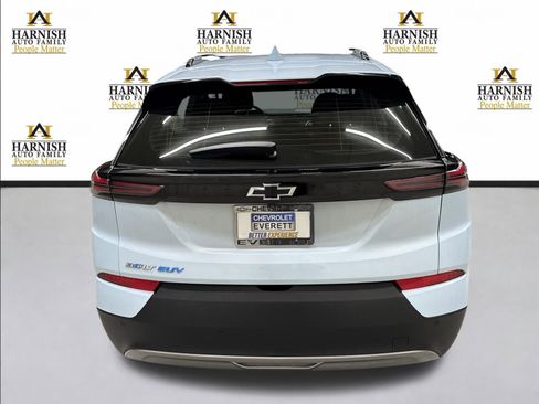Used 2023 Chevrolet Bolt EUV LT w/ Convenience Package image 5