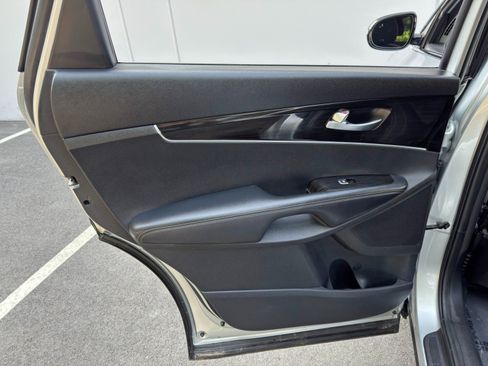 Used 2020 Kia Sorento S FWD image 39