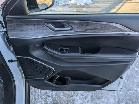 Used 2022 Jeep Grand Cherokee L Limited w/ Trailer Tow Group (B) image 34