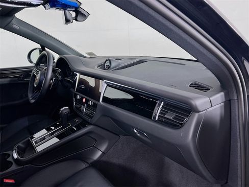 New 2026 Porsche Macan image 31