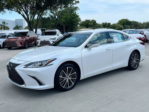 Certified 2024 Lexus ES 350 w/ Premium Package FWD image 3