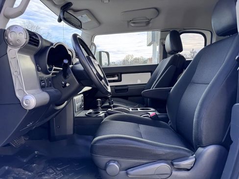 Used 2014 Toyota FJ Cruiser 4WD w/ Upgrade Package image 15