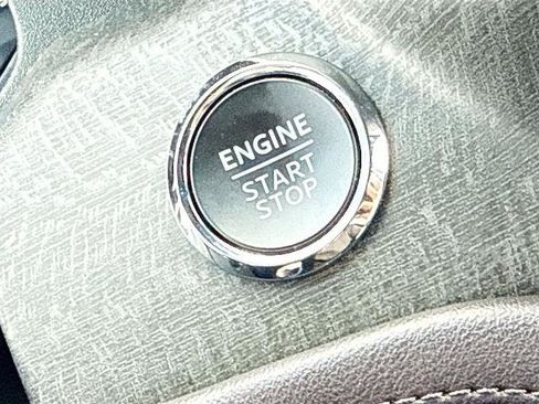 Certified 2025 Ford Explorer Platinum RWD image 38