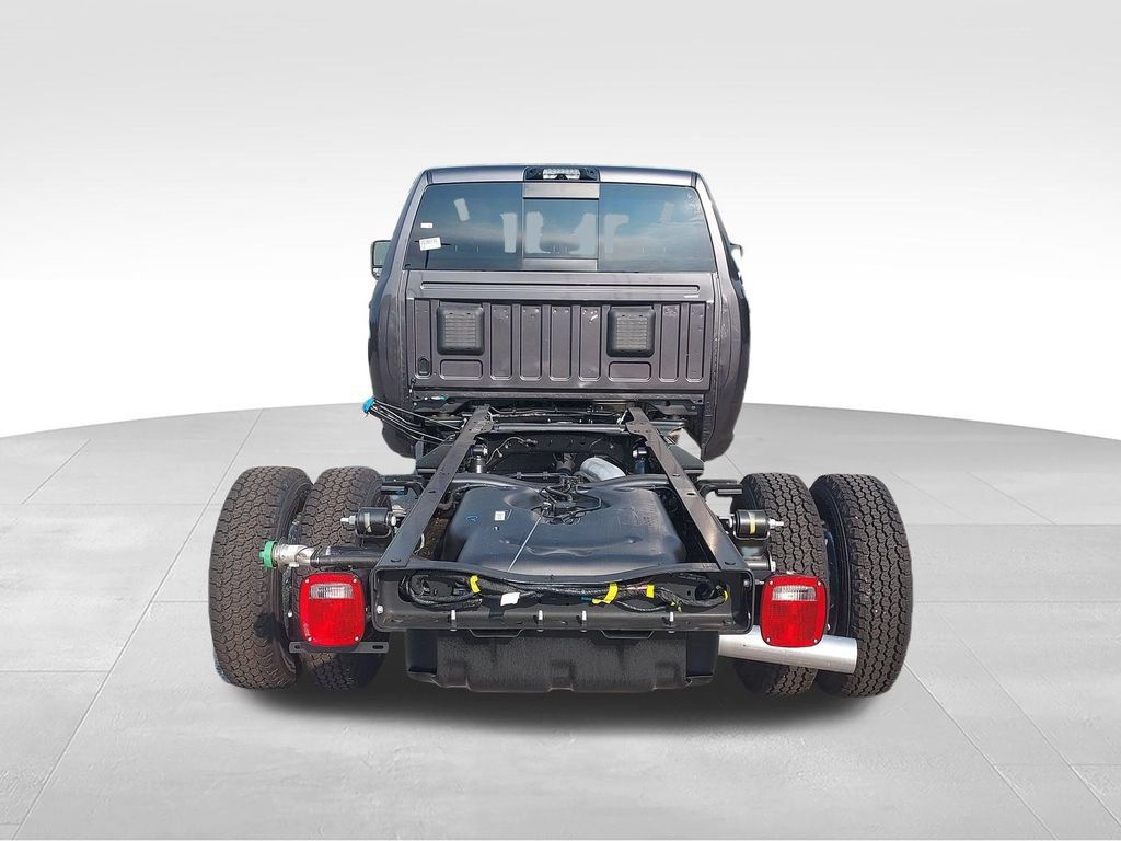 New 2027 RAM 3500 Big Horn w/ Laramie Trim Package AWD/4WD image 4