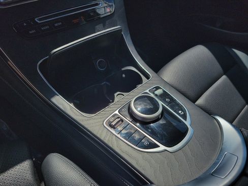 Used 2019 Mercedes-Benz GLC 300 image 21