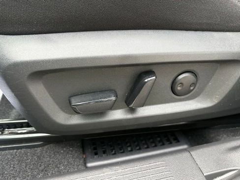 Used 2024 Nissan Rogue SV FWD image 25