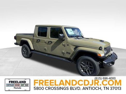 New 2025 Jeep Gladiator Sport AWD/4WD image 1