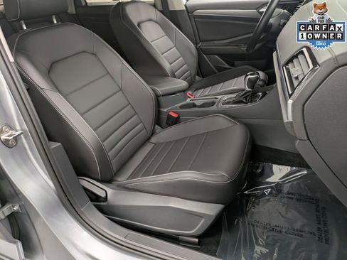 Used 2023 Volkswagen Jetta SE FWD image 29
