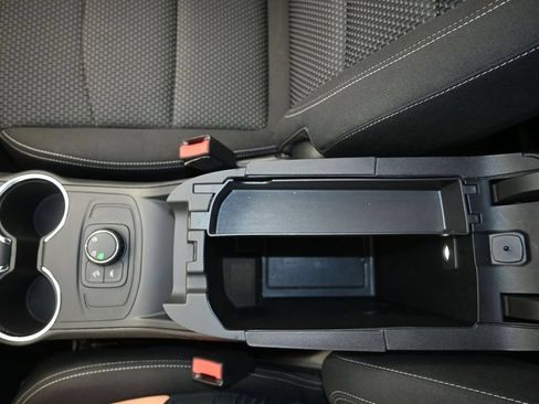 Used 2024 GMC Terrain SLE AWD/4WD image 18