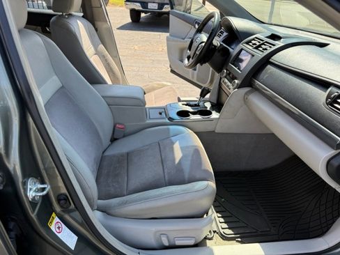 Used 2012 Toyota Camry XLE w/ Leather Pkg FWD image 22