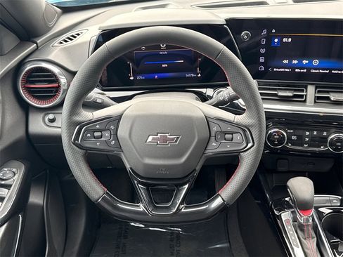 Used 2025 Chevrolet Trax RS w/ Driver Confidence Package image 24