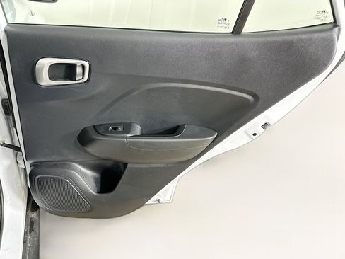 Used 2022 Hyundai Venue SEL w/ Cargo Package image 29