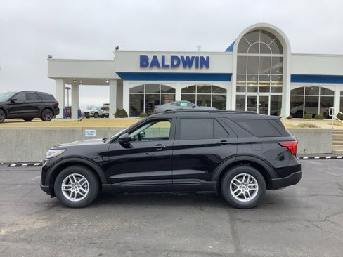 New 2026 Ford Explorer Active w/ Active Comfort Package image 4