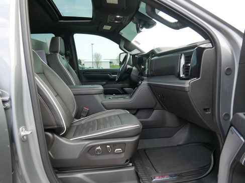 Used 2025 GMC Sierra 2500 AT4X AWD/4WD image 14