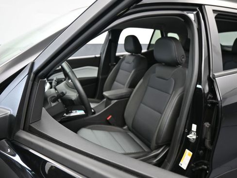 Used 2025 Chevrolet Trax LT w/ Driver Confidence Package FWD image 10