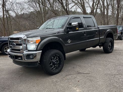 Used 2016 Ford F250 Lariat w/ Lariat Ultimate Package image 4