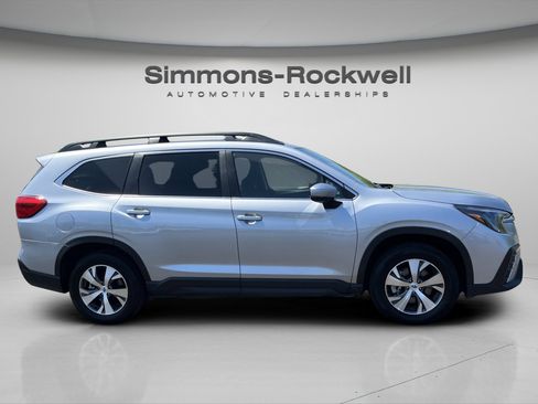 Used 2025 Subaru Ascent Premium AWD/4WD image 6