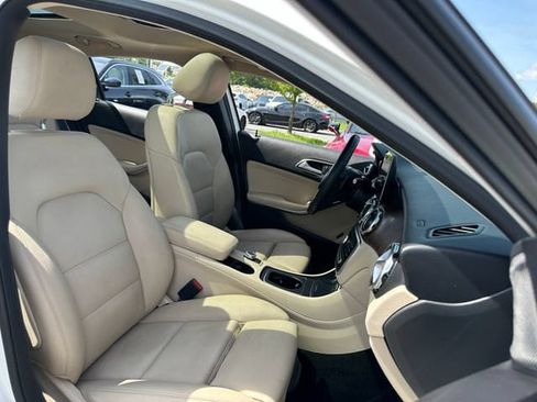 Used 2019 Mercedes-Benz GLA 250 w/ Premium Package image 27