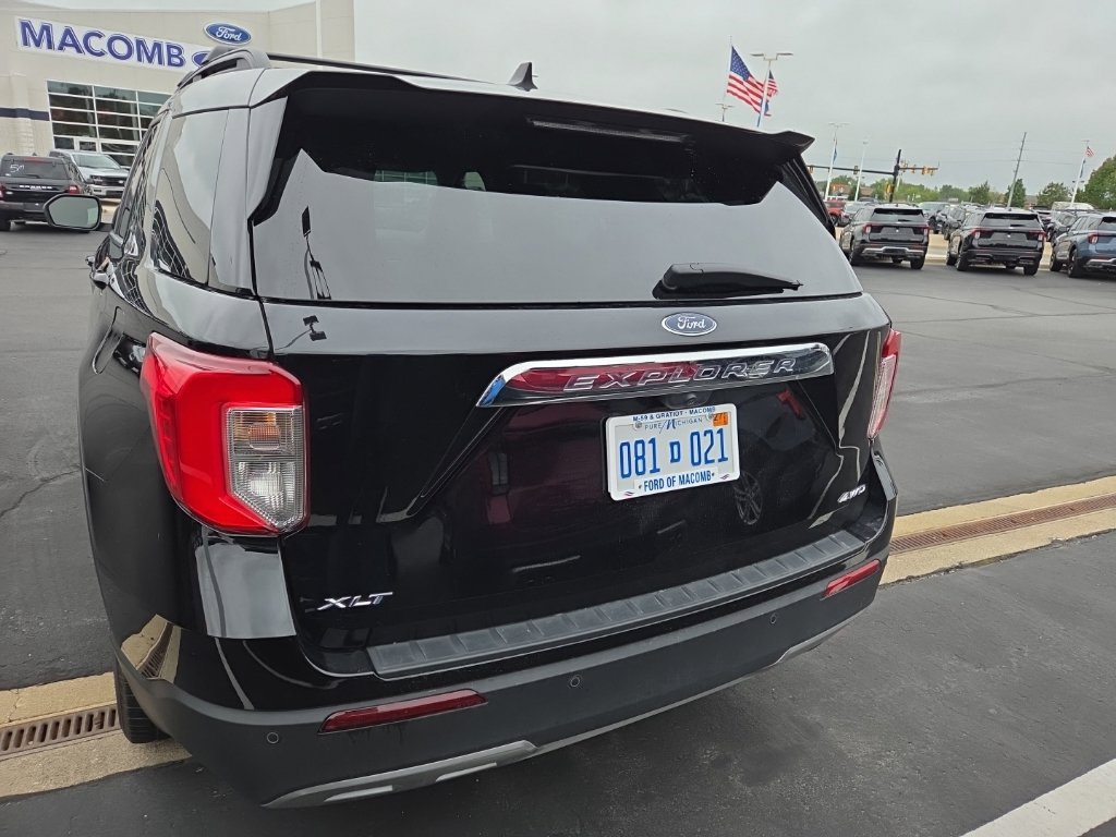 Certified 2023 Ford Explorer XLT w/ Equipment Group 202A AWD/4WD image 9