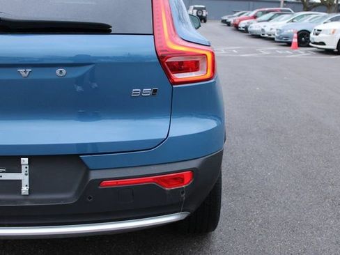 Used 2025 Volvo XC40 B5 Plus image 47