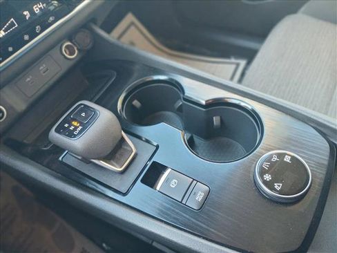 Used 2023 Nissan Rogue SV image 18