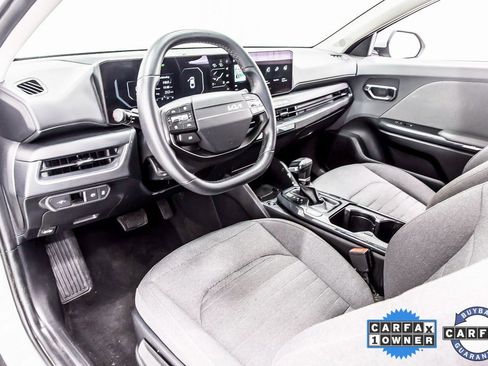 Used 2025 Kia K4 EX image 40