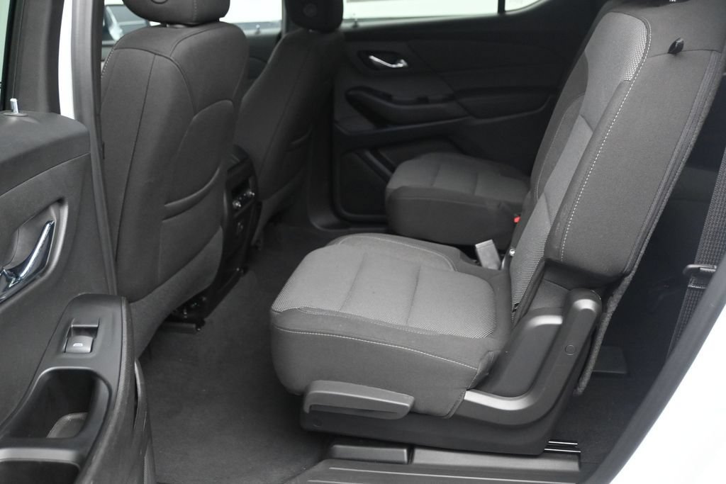 Used 2024 Chevrolet Traverse LT FWD image 14