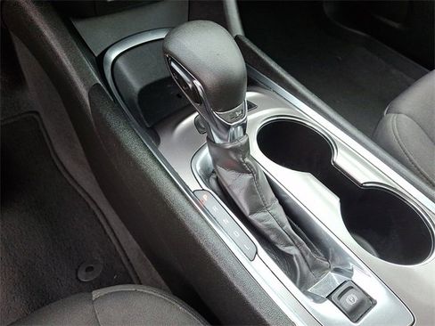 Used 2022 Chevrolet Malibu LT image 18