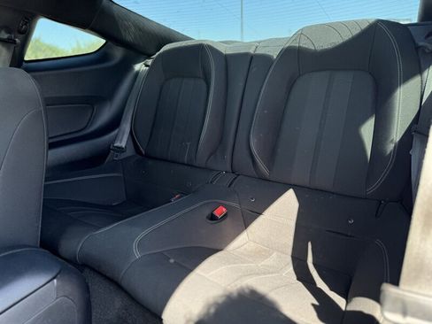 Used 2018 Ford Mustang Coupe image 5