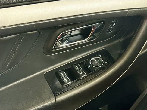 Used 2013 Ford Taurus SEL FWD image 17