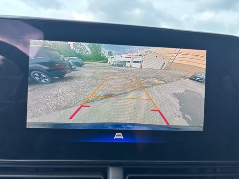 Used 2024 Chevrolet Trax LT w/ Sunroof Package FWD image 30