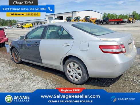 Used 2011 Toyota Camry image 3