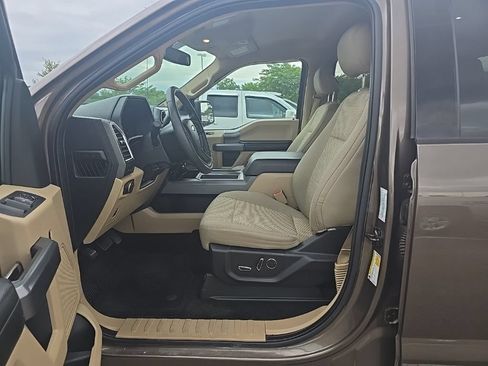 Used 2015 Ford F150 XLT w/ Equipment Group 302A Luxury AWD/4WD image 3