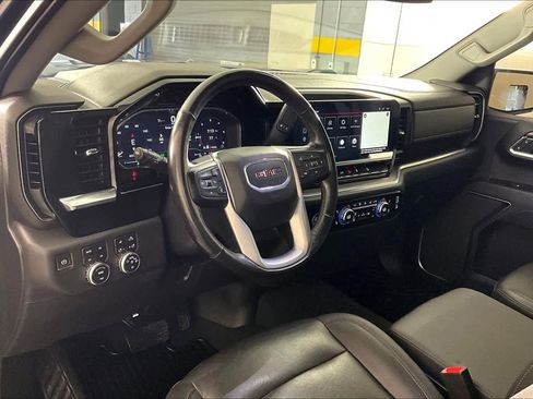 Used 2022 GMC Sierra 1500 SLT w/ X31 Off-Road Package AWD/4WD image 17