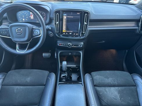 Used 2022 Volvo XC40 T5 R-Design w/ Advanced Package AWD/4WD image 13