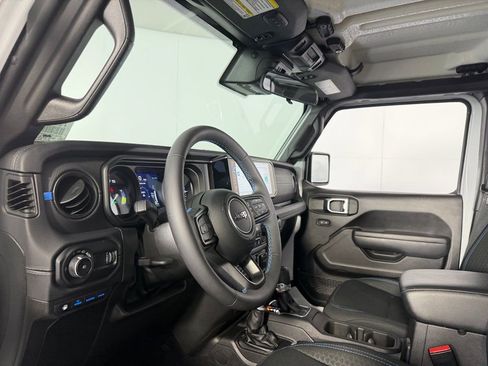 Used 2025 Jeep Wrangler Unlimited Rubicon 4xe w/ Convenience Group image 22