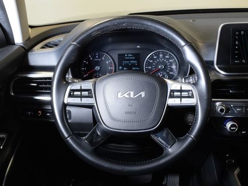Used 2022 Kia Telluride S FWD image 17