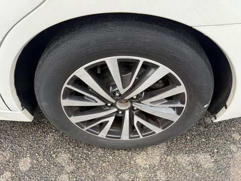 Used 2019 Subaru Legacy 2.5i Premium image 12