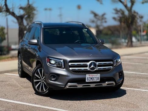 Used 2021 Mercedes-Benz GLB 250 image 1