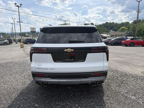 New 2026 Chevrolet Traverse LT w/ Driver Confidence Package AWD/4WD image 4