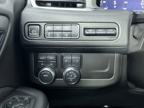 Certified 2023 GMC Yukon XL Denali AWD/4WD image 18