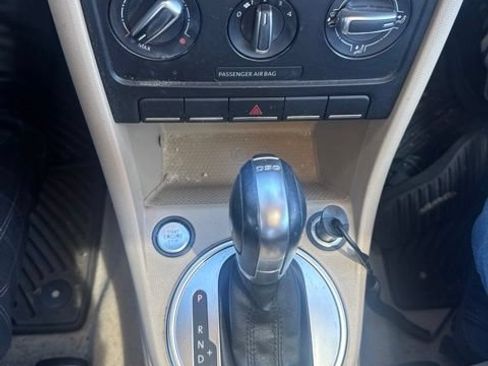 Used 2014 Volkswagen Beetle TDI FWD image 5