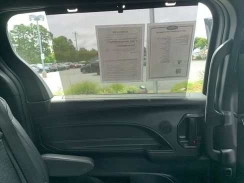 Used 2025 Toyota Sienna XSE FWD image 11