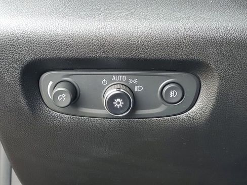 Used 2018 Chevrolet Traverse LT FWD image 18