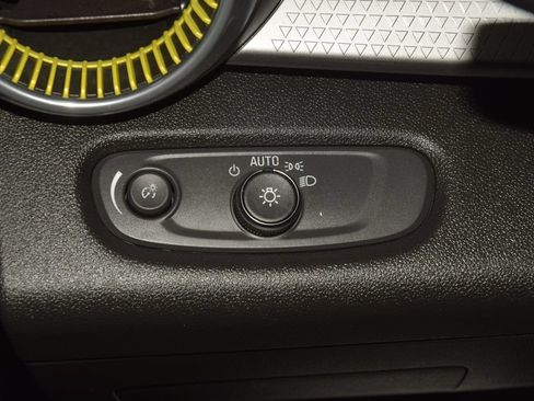 Used 2025 Chevrolet Trax LT w/ Driver Confidence Package FWD image 33